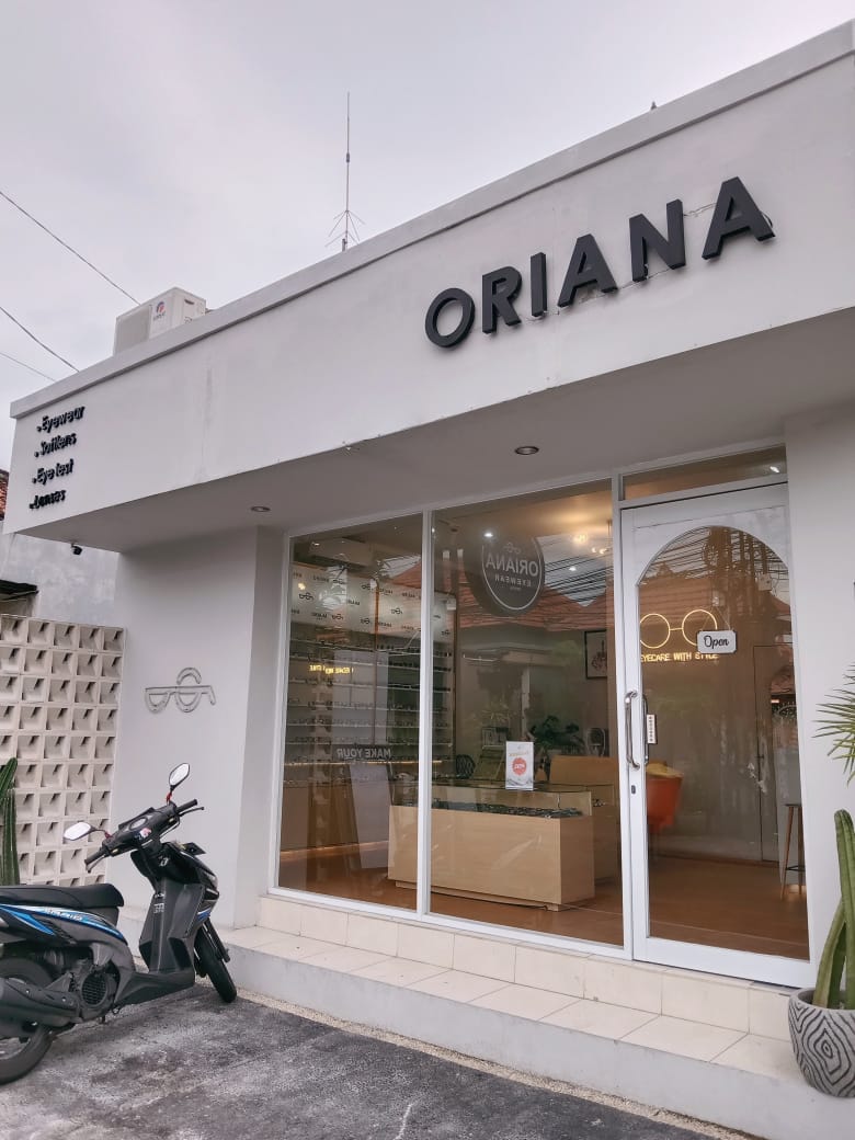 6381af98b9e7f_oriana-eyewear-batubelig.jpg